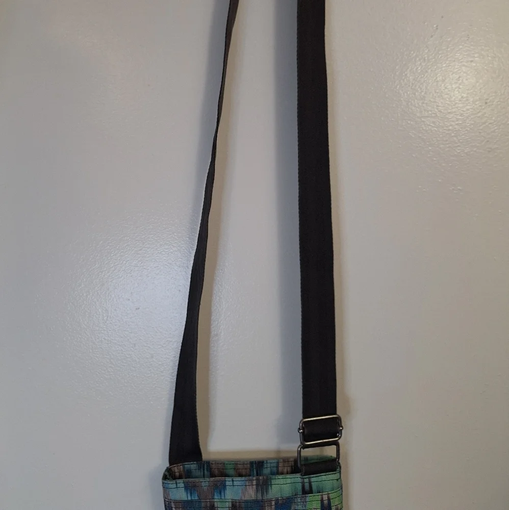 Dakine Jive Crossbody Bag Tie Dye Artsy Coastal Summer Colorful Lightweight - Picture 10 of 16